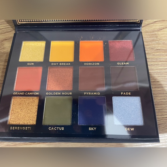 Ace Beaute Vintage Dawn Eyeshadow Palette - Picture 4 of 8